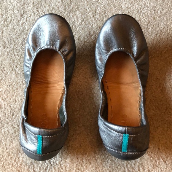 Tieks Shoes - Tieks sz 9  Ballet flats. Metallic Pewter